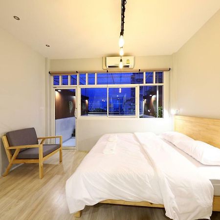 Ekanake Hostel Банкок Екстериор снимка