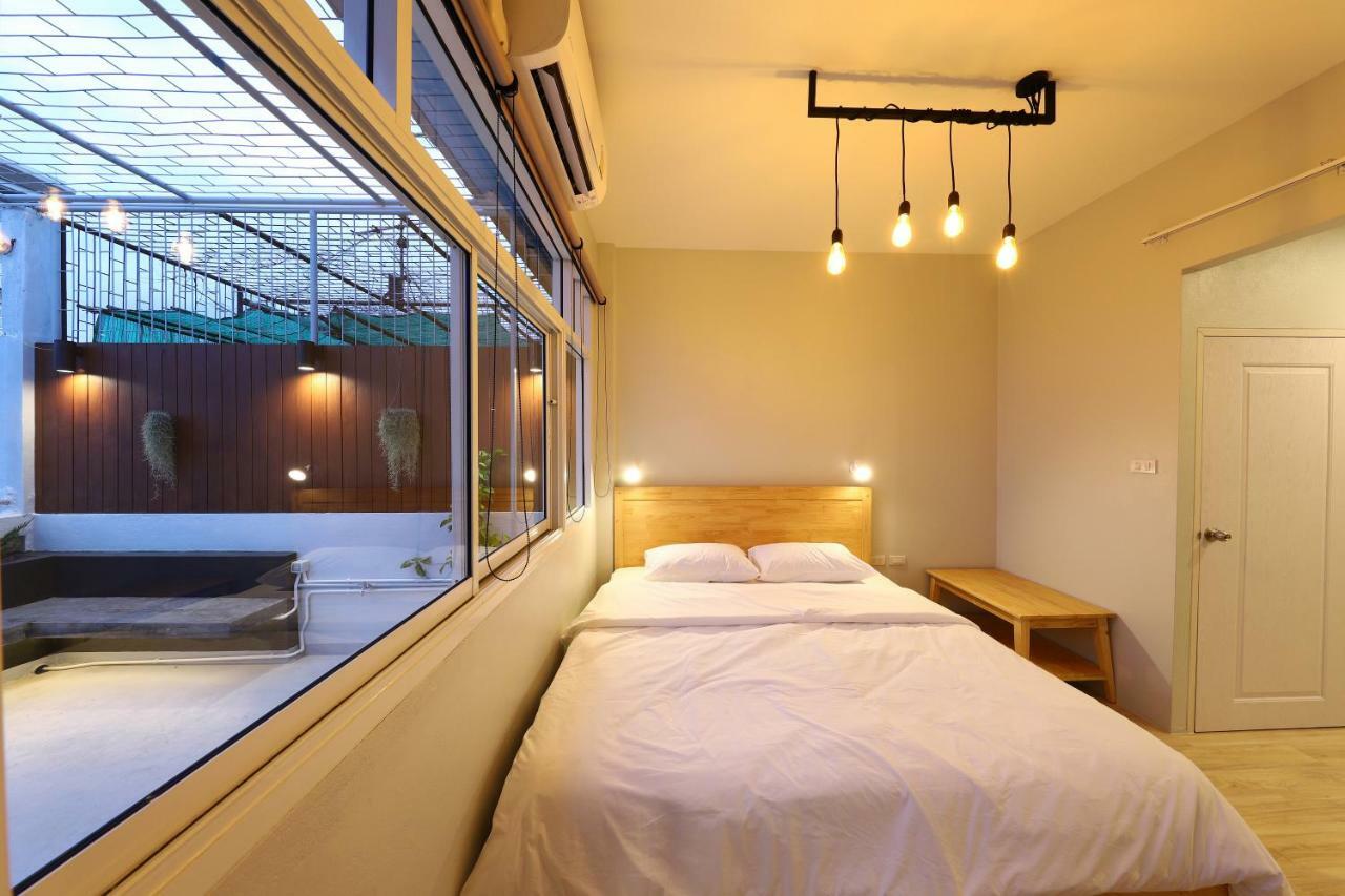 Ekanake Hostel Банкок Екстериор снимка