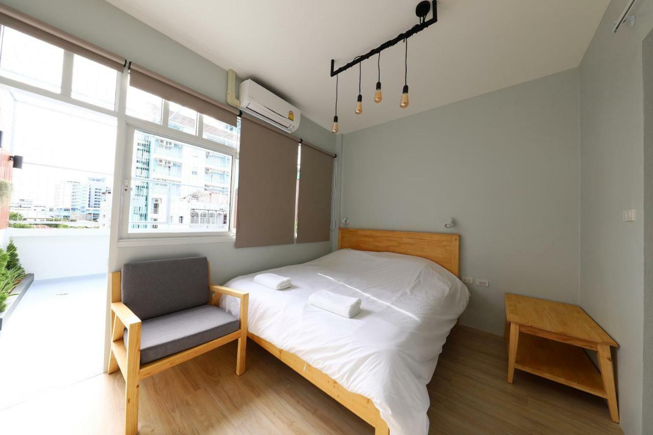 Ekanake Hostel Банкок Екстериор снимка