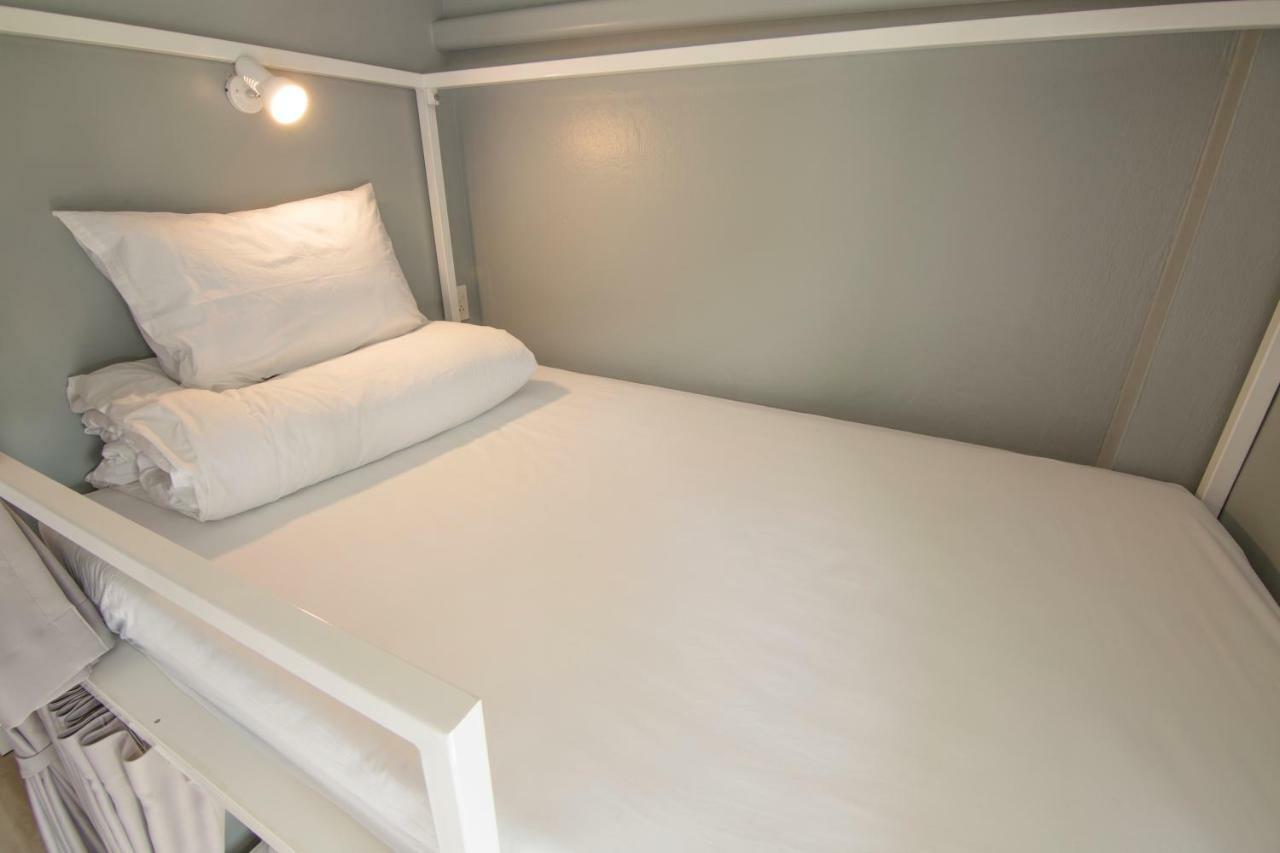 Ekanake Hostel Банкок Екстериор снимка