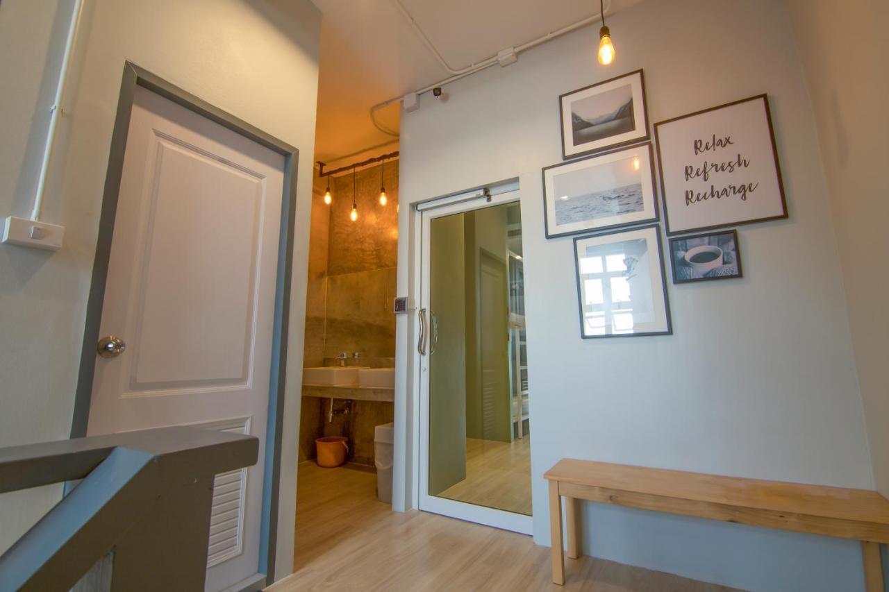 Ekanake Hostel Банкок Екстериор снимка